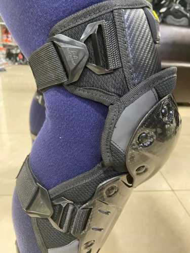 Ones Again Наколенники Carbon Fiber Force в Краснодаре